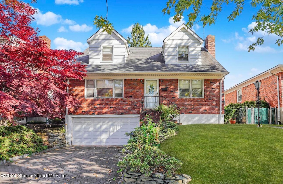 Sold $800,000 • Co-Listing Agent