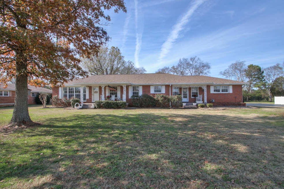 802 Castle Heights Ave, Lebanon, TN 37087 - photo 1