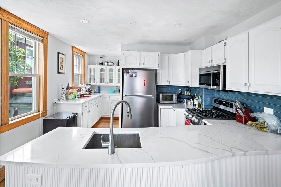 153 P St unit 1, Boston, MA 02127 - photo 1