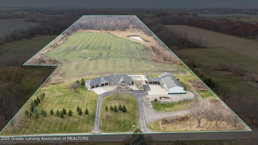 9285 Guinea Rd, Grand Ledge, MI 48837 - photo 1