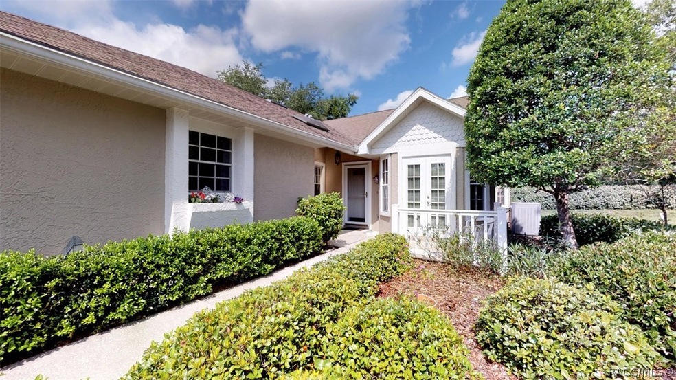 2 Bedroom / 2 Bath / 2 car garage villa in the com