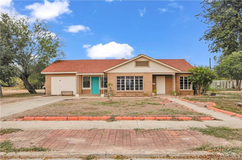 704 Beech Ave, McAllen, TX 78501 - photo 1