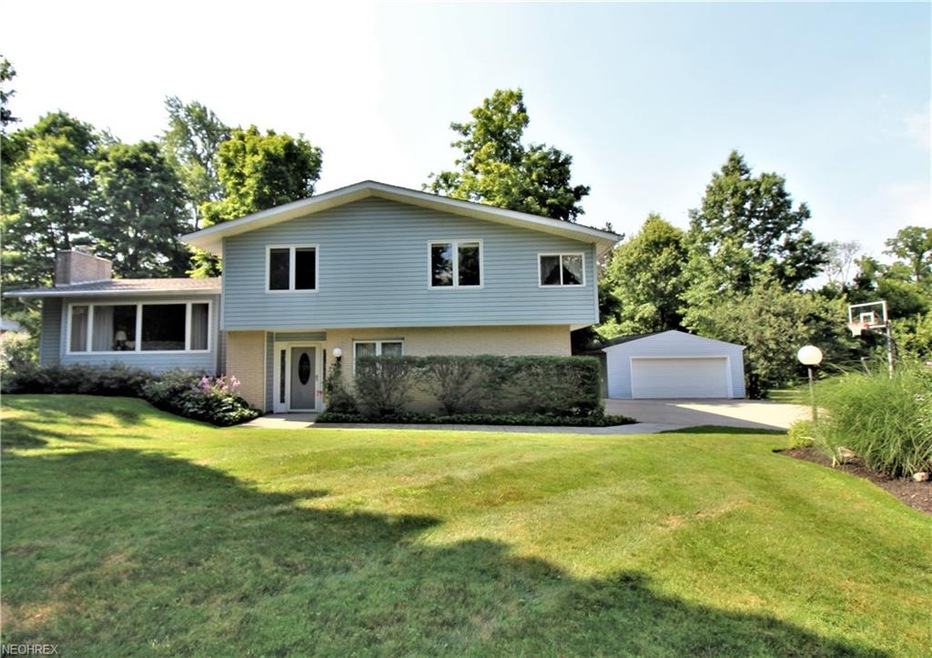 Welcome to 1360 Barlow Road - Welcome Home!