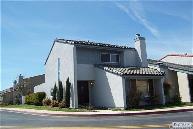 Front view, corner lot