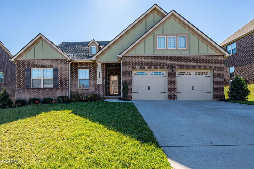 10810 Hunters Knoll Lane