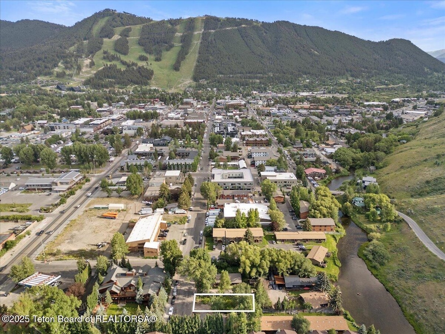 For Sale $1,900,000 • Co-Listing Agent