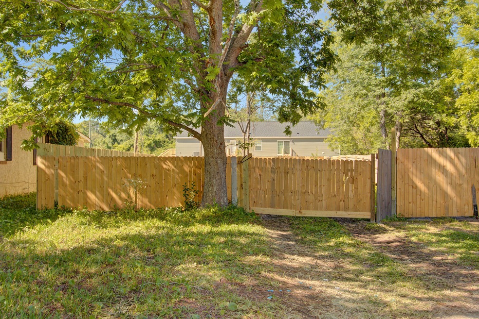 1069 Greenhill Rd, Charleston SC (1)