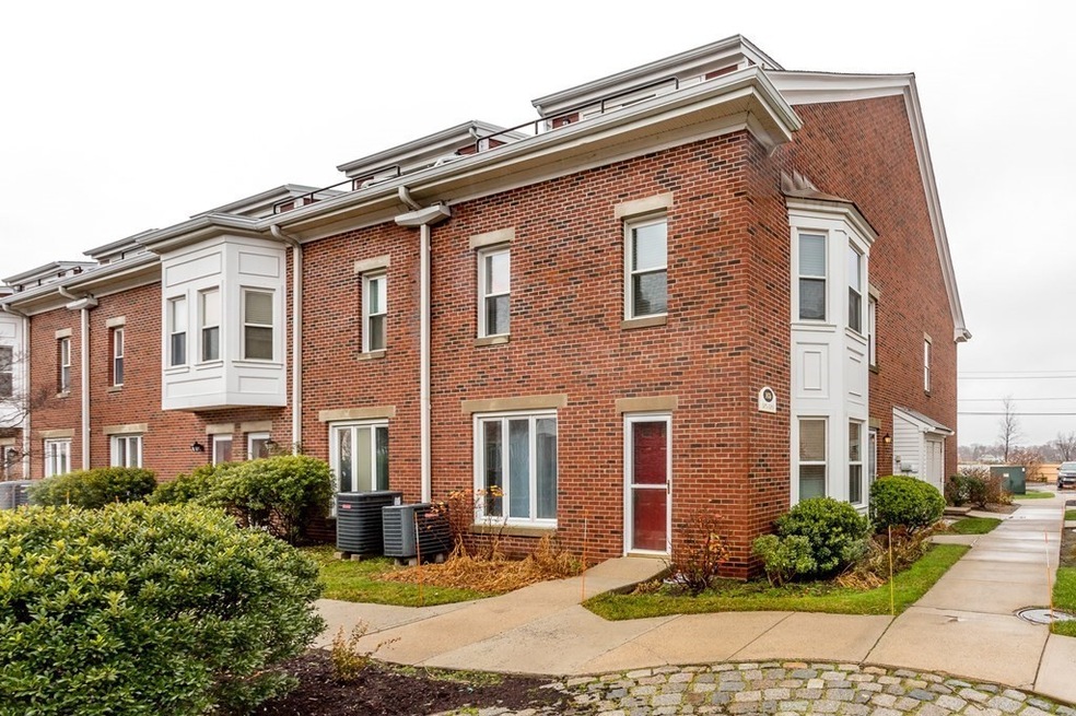 160 Quincy Shore Dr unit 106, Quincy, MA 02171 - photo 1