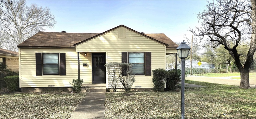 Bungalow-style home with crawl space and a shingle