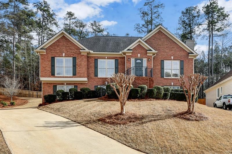 Look no further - move-in ready home on quiet cul-