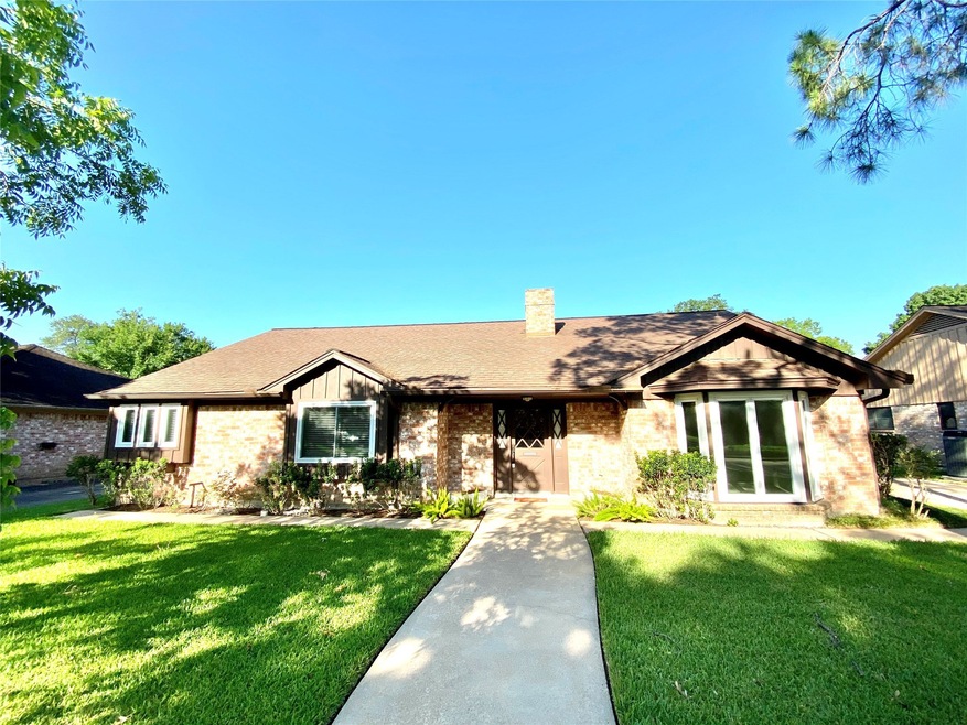 2008 Meadow Ln, Richmond, TX 77469 - photo 1