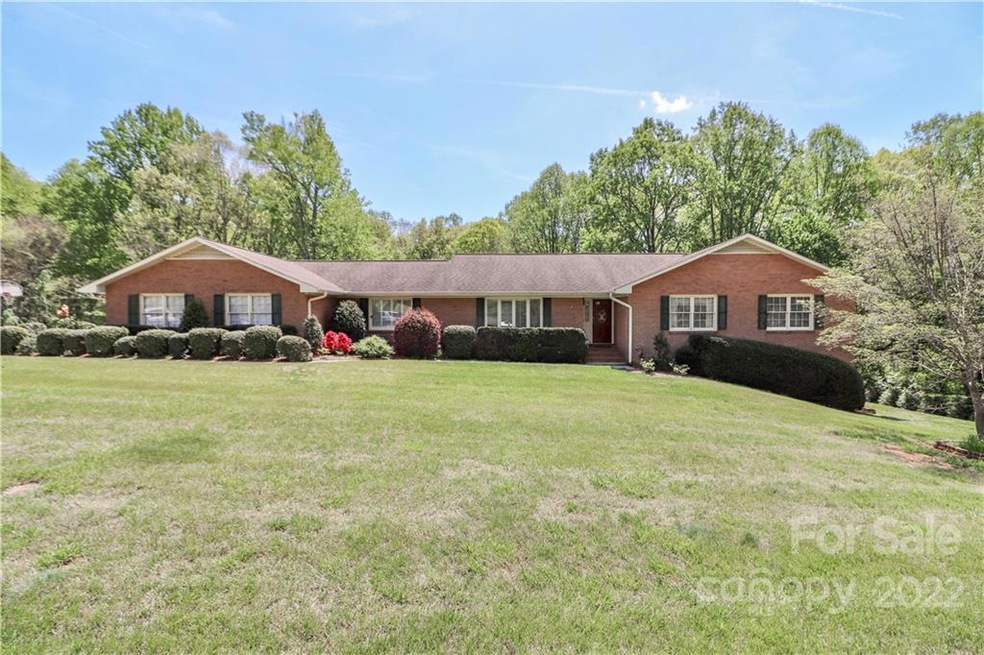 2606 Fines Creek Dr, Statesville, NC 28625 - photo 1