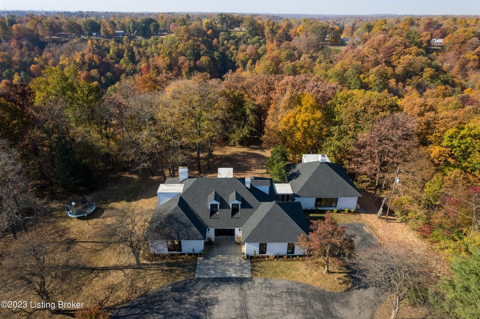 3008 Chalet Dr, Floyds Knobs, IN 47119 - photo 1