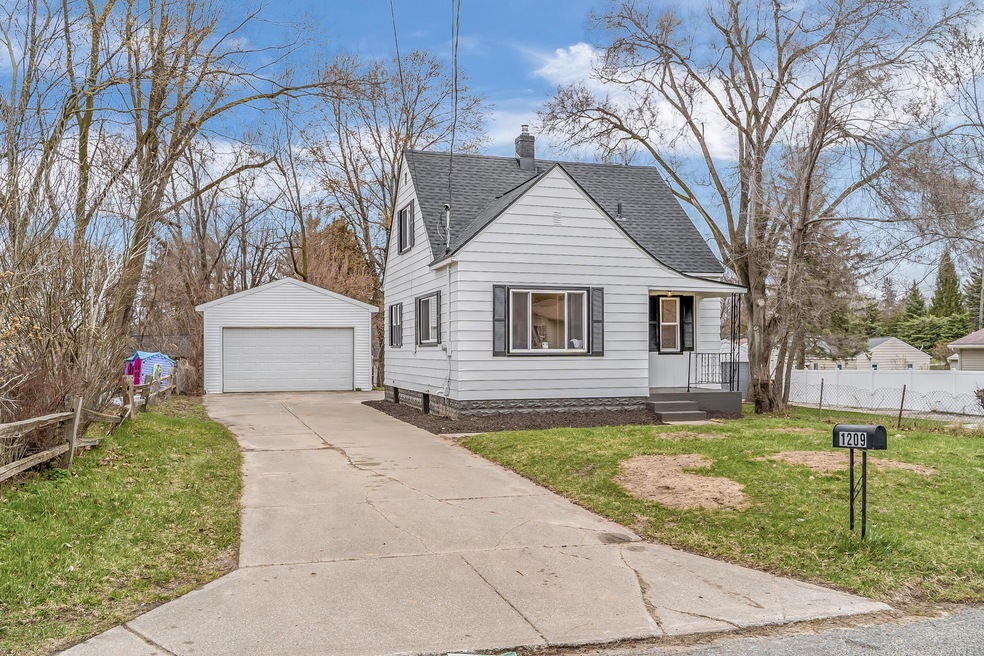1209 Ridgeway St NE0002