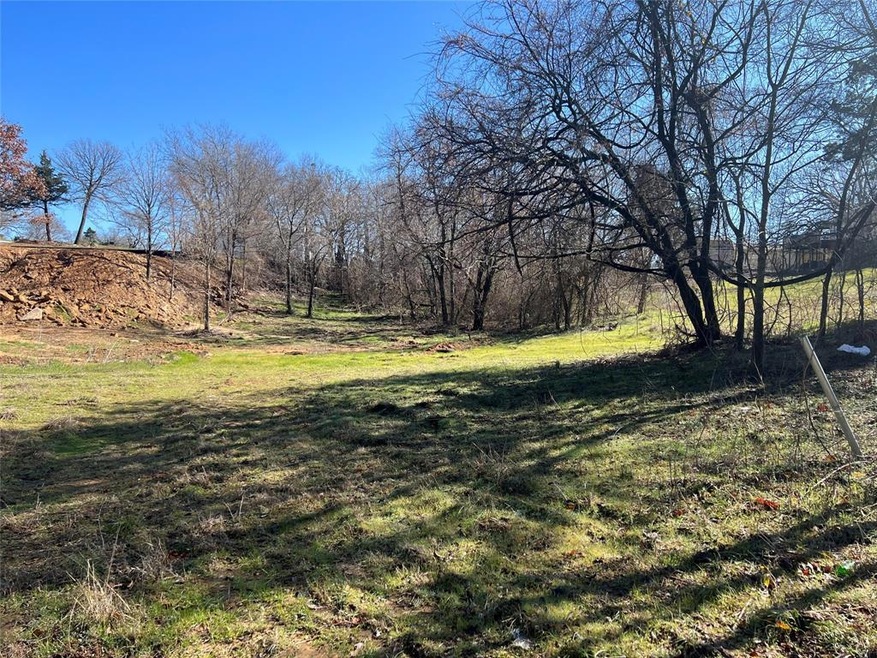 1322 S Chandler Ave, Denison, TX 75020 - photo 1