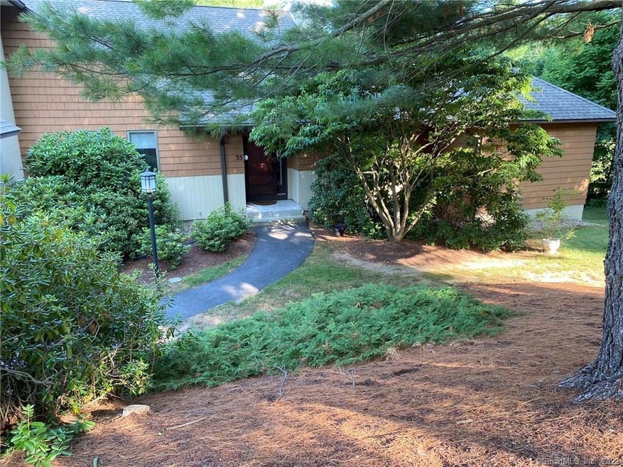 35 Chateau Margaux, Bloomfield, CT 06002 - photo 1