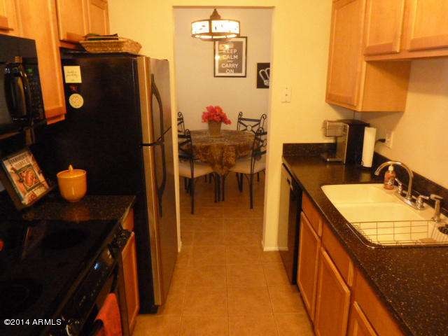 Kitchen w/corian counters