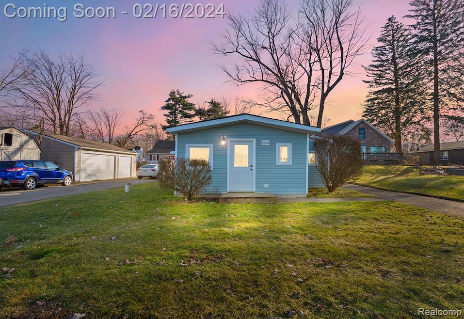 2286 Davista Dr, Highland, MI 48356 - photo 1