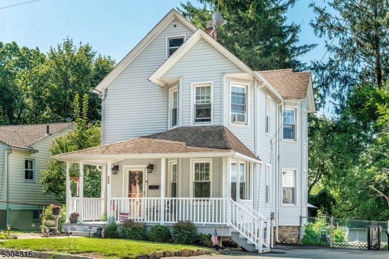 454 E Mcfarlan St, Dover, NJ 07801 - photo 1