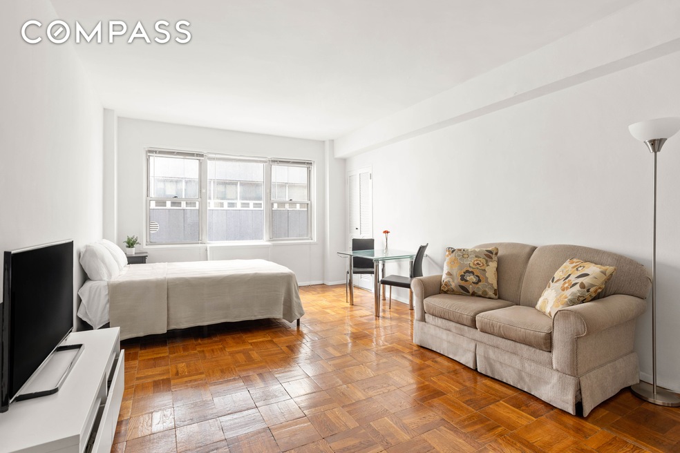 310 E 49th St unit 7B, New York, NY 10017 - photo 1