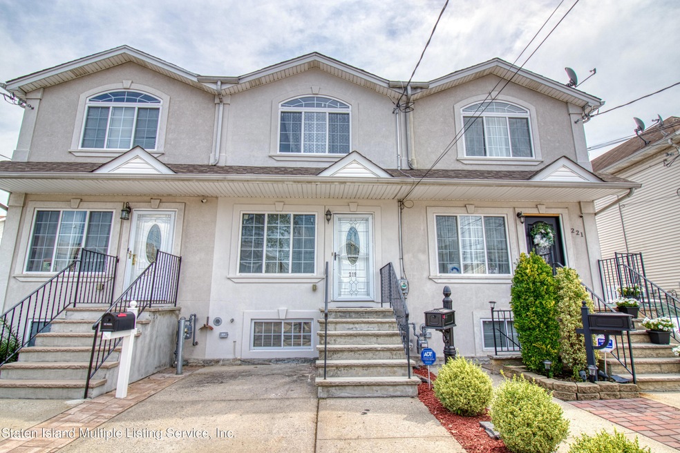219 Dubois Ave, Staten Island, NY 10310 - photo 1