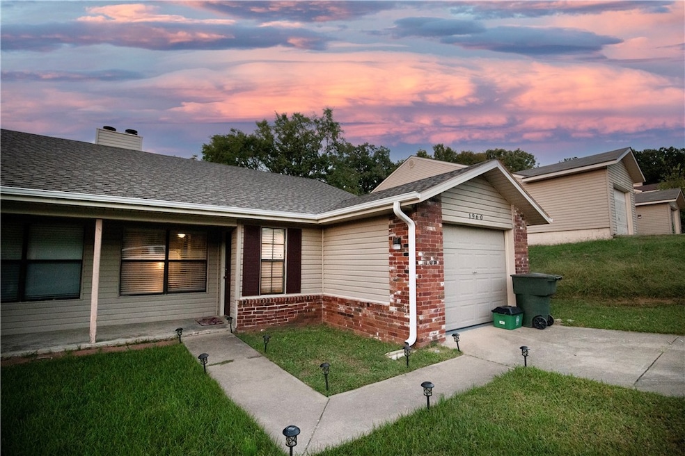 1960 Wilkins Place, Fayetteville, AR 72703 - photo 1