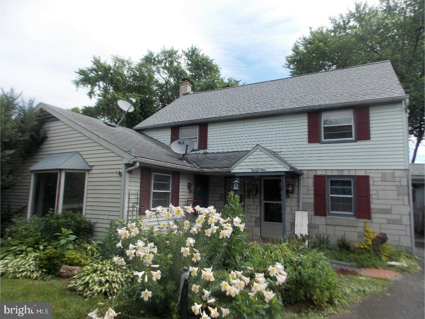 89 N Ronks Rd, Ronks, PA 17572 - photo 1