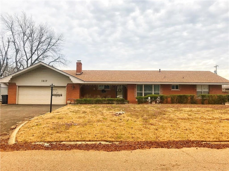 1817 N Minnesota Ave, Shawnee, OK 74804 - photo 1