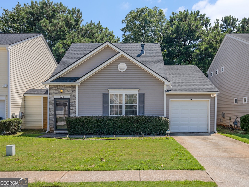 935 Lakeside Cir, Covington, GA 30016 - photo 1