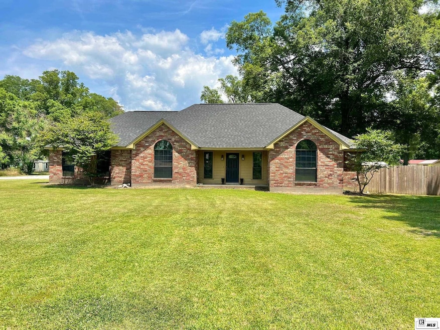 290 Bran Rd, Oak Grove, LA 71263