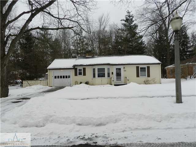 550 S Dexter Dr, Lansing, MI 48910 - photo 1