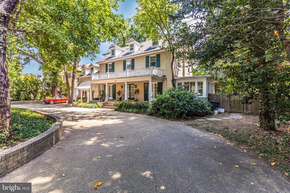 8931 Colesville Rd, Silver Spring, MD 20910 - photo 1