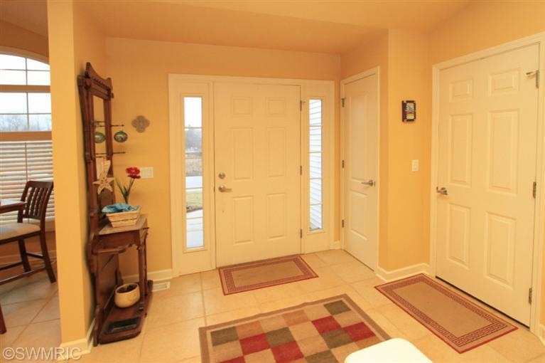 360 Round Hill Rd unit 3, Kalamazoo, MI 49009 - photo 1