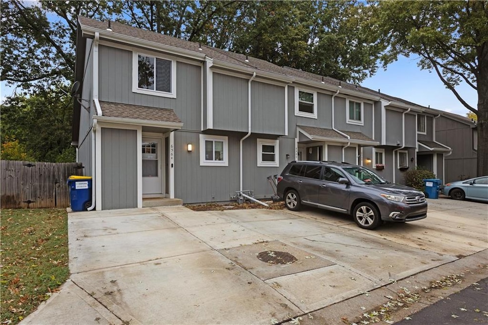 6564 Charles St, Shawnee, KS 66216 - photo 1