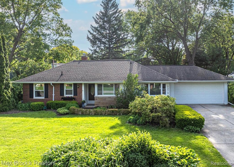 2276 Lancaster Rd, Bloomfield Hills, MI 48302 - photo 1