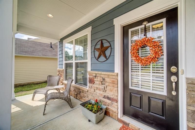 425 Spring View Dr, Woodstock, GA 30188 - photo 1