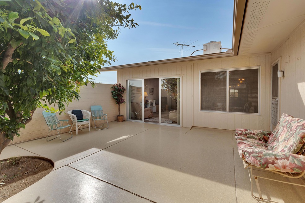 10737 W Santa fe Dr, Sun City, AZ 85351 - photo 1