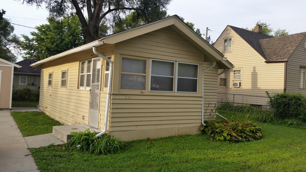 1547 Walker St, Carter Lake, IA 51510 MLS 152183