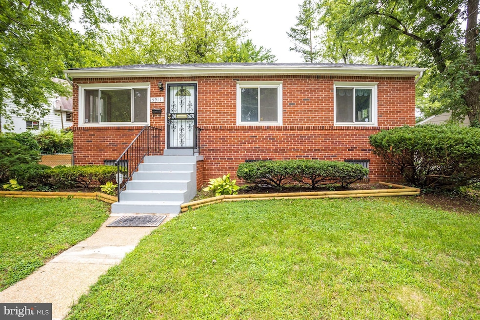 5911 Mustang Dr, Riverdale, MD 20737 - photo 1