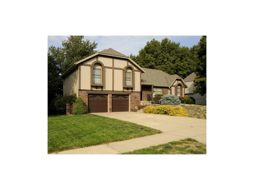 10316 Oakmont St, Lenexa, KS 66215 - photo 1