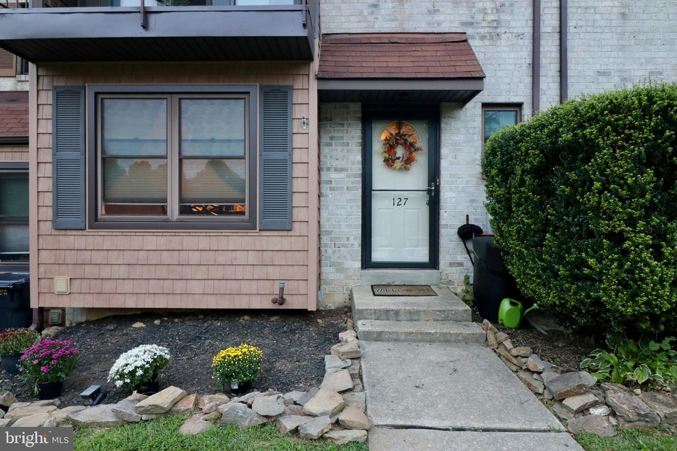 127 Bishop Dr, Aston, PA 19014 - photo 1