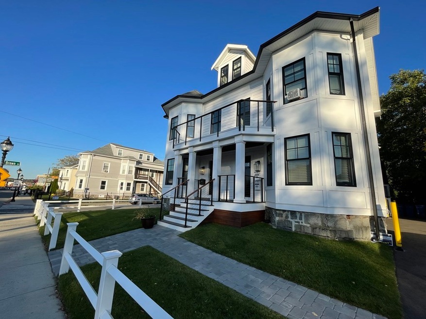 662 Moody St unit 2, Waltham, MA 02453 - photo 1