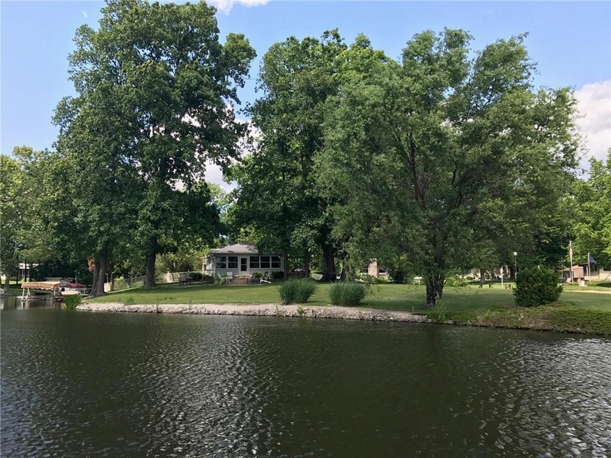 896 SE Santee Dr, Greensburg, IN 47240 - photo 1