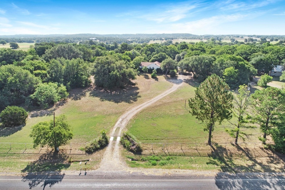 304 N Fm 113, Weatherford, TX 76088 - photo 1