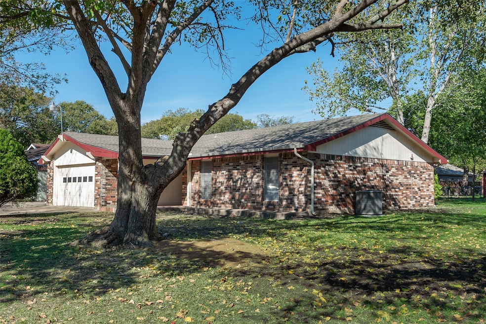 For Sale $315,900 • Co-Listing Agent