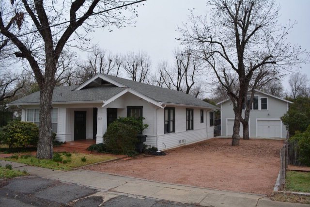 107 E Schubert St, Fredericksburg, TX 78624 - photo 1