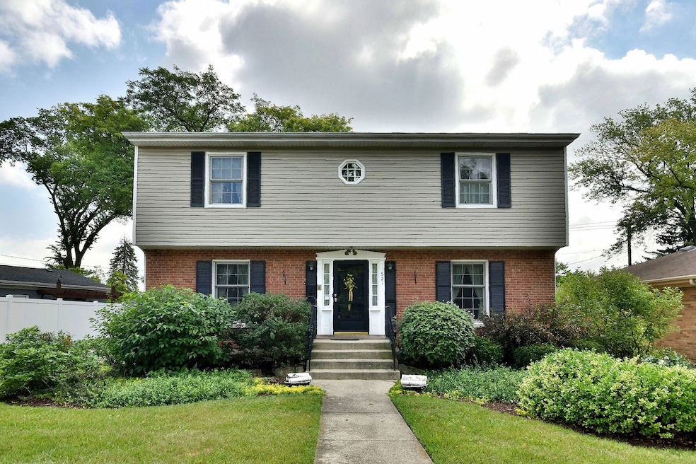 521 S Poplar Ave, Elmhurst, IL 60126 - photo 1