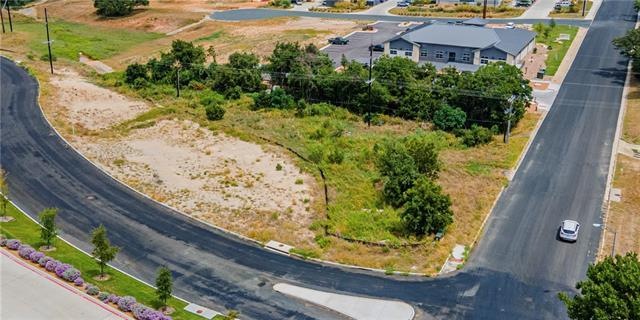 602 W Windcrest St, Fredericksburg, TX 78624 - photo 1