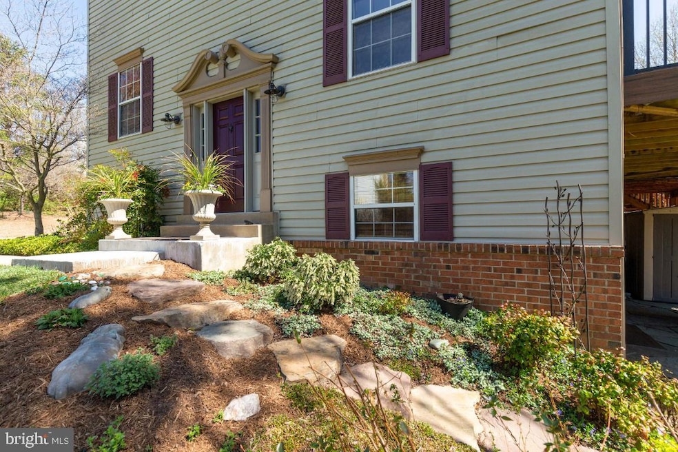 5731 Mason Bluff Dr, Burke, VA 22015 - photo 1