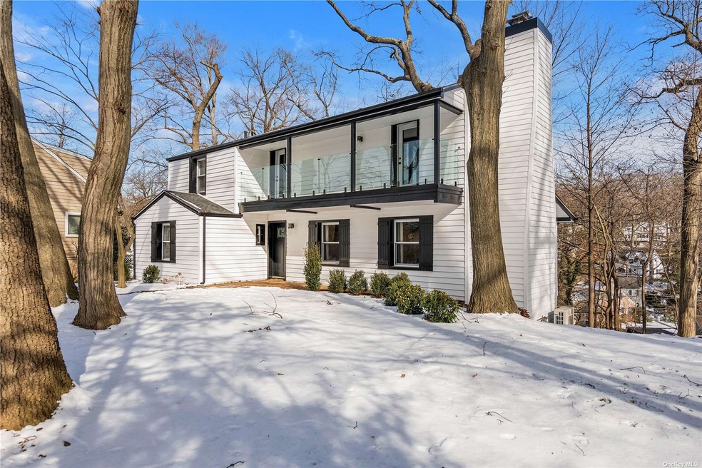 22 Briarcliff Dr, Port Washington, NY 11050 - photo 1